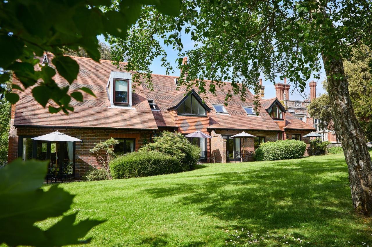 Macdonald Elmers Court Resort Лимингтън Екстериор снимка