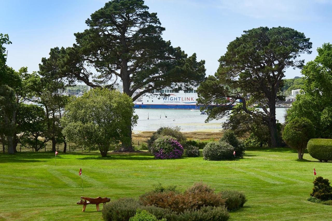 Macdonald Elmers Court Resort Лимингтън Екстериор снимка