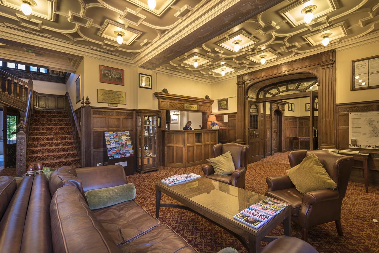 Macdonald Elmers Court Resort Лимингтън Екстериор снимка