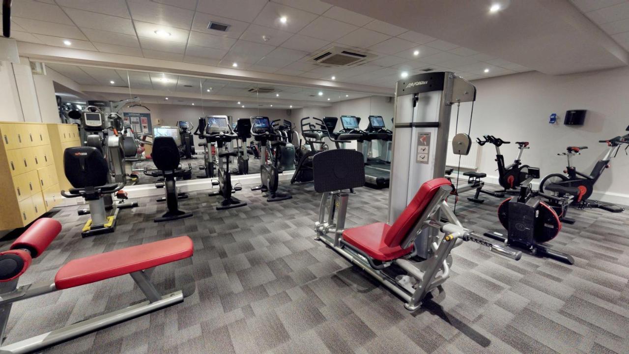 Macdonald Elmers Court Resort Лимингтън Екстериор снимка
